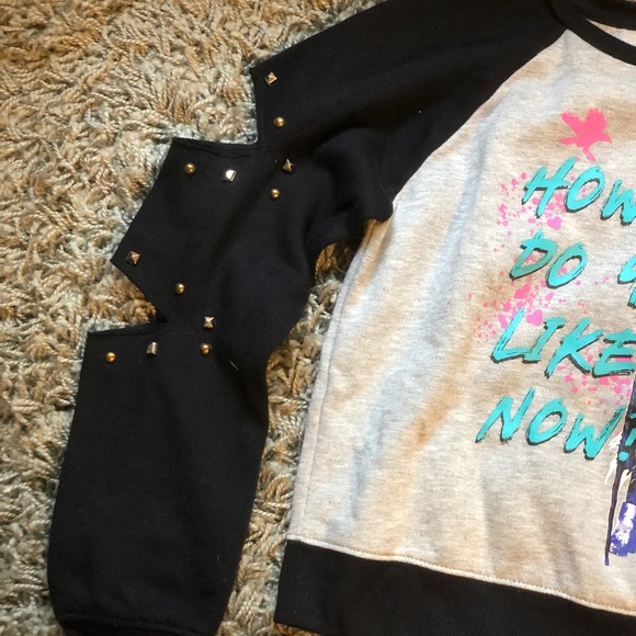 Disney Descendants Soft Long Sleeve sweater - Picture 3 of 3